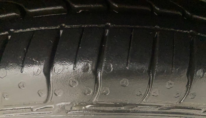 2015 Maruti Celerio VXI AMT, Petrol, Automatic, 54,548 km, Right Front Tyre Tread