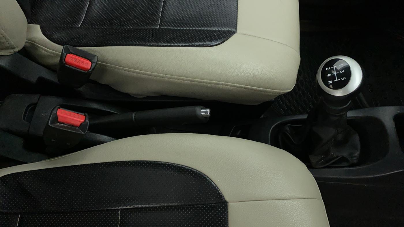 2018 Maruti Wagon R 1.0 VXI, Petrol, Manual, 35,710 km, Gear Lever