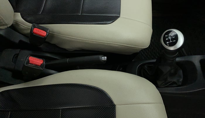 2018 Maruti Wagon R 1.0 VXI, Petrol, Manual, 35,710 km, Gear Lever