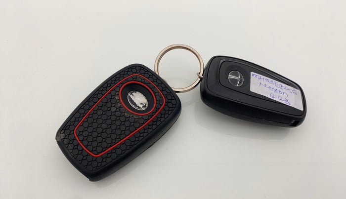 2019 Tata NEXON XZ PLUS PETROL, Petrol, Manual, 59,340 km, Key Close Up