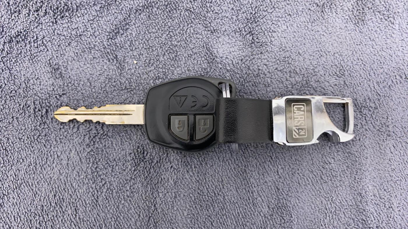2019 Maruti Swift VXI, Petrol, Manual, 37,400 km, Key Close Up