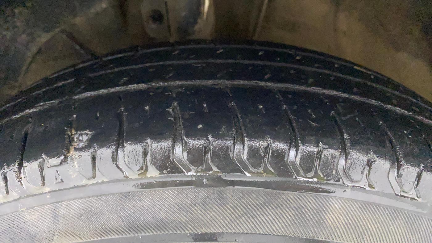 2019 Maruti Swift VXI, Petrol, Manual, 37,400 km, Left Front Tyre Tread