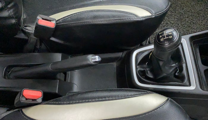 2019 Maruti Swift VXI, Petrol, Manual, 37,400 km, Gear Lever