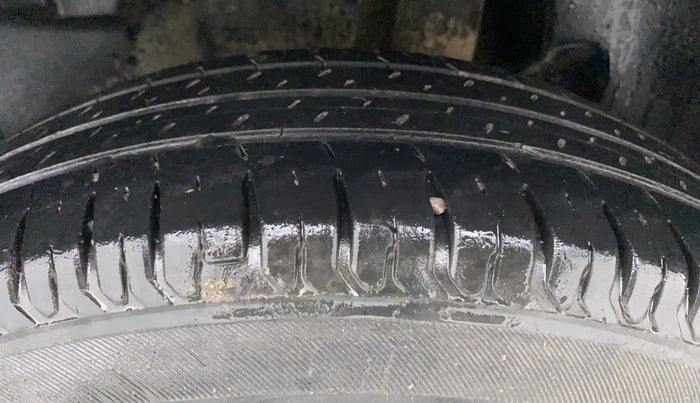 2019 Maruti Swift VXI, Petrol, Manual, 37,400 km, Left Rear Tyre Tread
