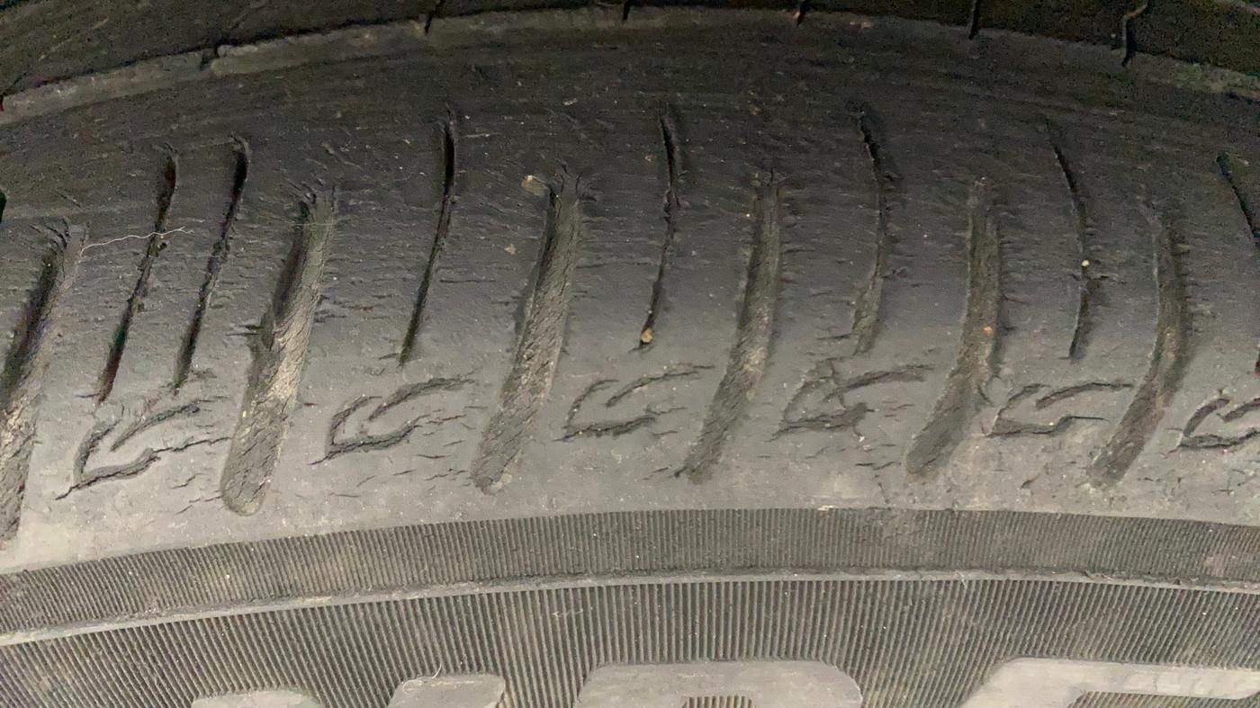 2019 Hyundai VENUE SX 1.0 (O) TURBO, Petrol, Manual, 34,777 km, Right Front Tyre Tread