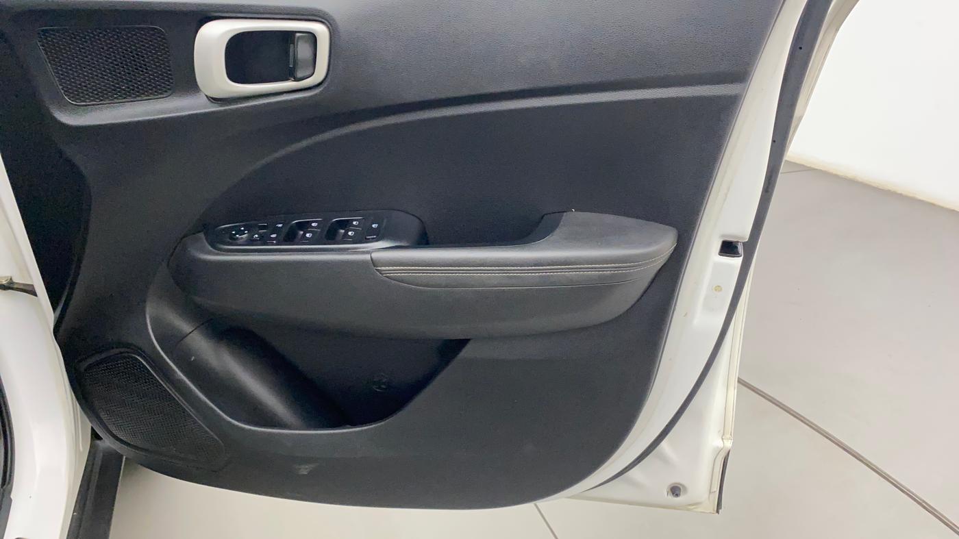 2019 Hyundai VENUE SX 1.0 (O) TURBO, Petrol, Manual, 34,777 km, Driver Side Door Panels Control