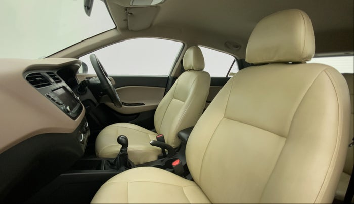 2020 Hyundai Elite i20 SPORTZ PLUS 1.2, Petrol, Manual, 53,876 km, Right Side Front Door Cabin