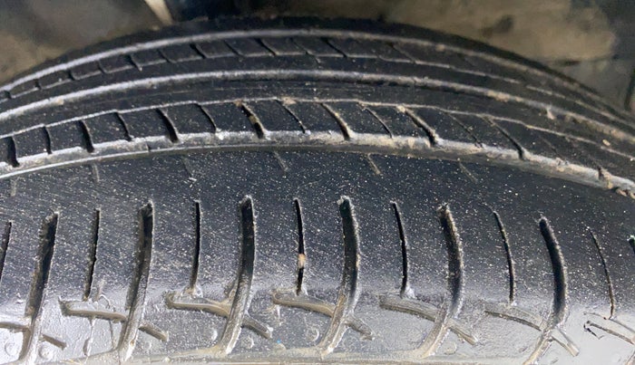 2019 Maruti Baleno DELTA PETROL 1.2, Petrol, Manual, 61,195 km, Right Front Tyre Tread