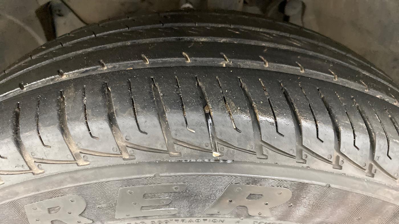2017 Renault Duster RXZ 85 PS DIESEL, Diesel, Manual, 49,076 km, Left Front Tyre Tread