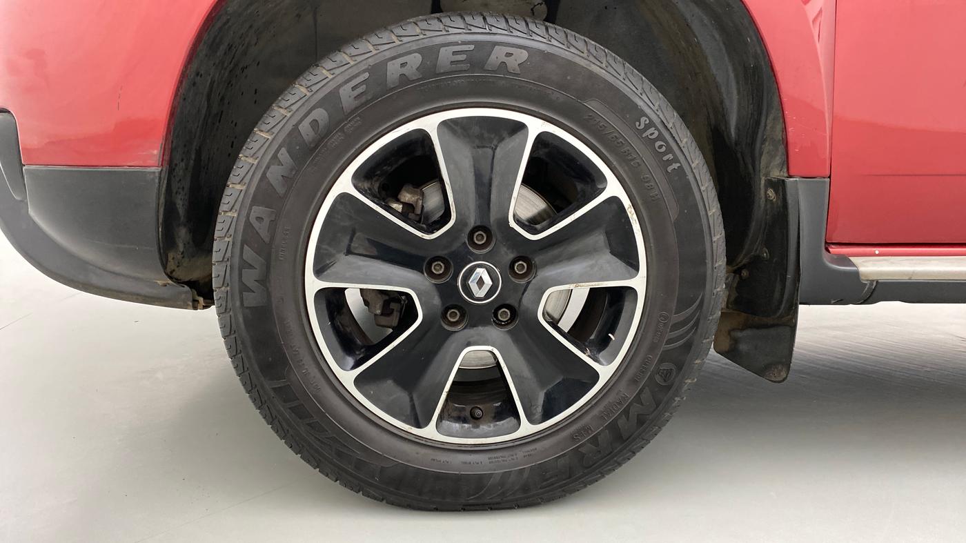 2017 Renault Duster RXZ 85 PS DIESEL, Diesel, Manual, 49,076 km, Left Front Wheel
