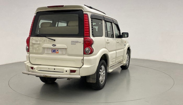 2014 Mahindra Scorpio VLX AIRBAG AT BS IV, Diesel, Automatic, 43,538 km, Right Back Diagonal