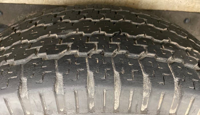 2014 Mahindra Scorpio VLX AIRBAG AT BS IV, Diesel, Automatic, 43,538 km, Left Rear Tyre Tread