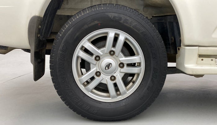 2014 Mahindra Scorpio VLX AIRBAG AT BS IV, Diesel, Automatic, 43,538 km, Right Rear Wheel