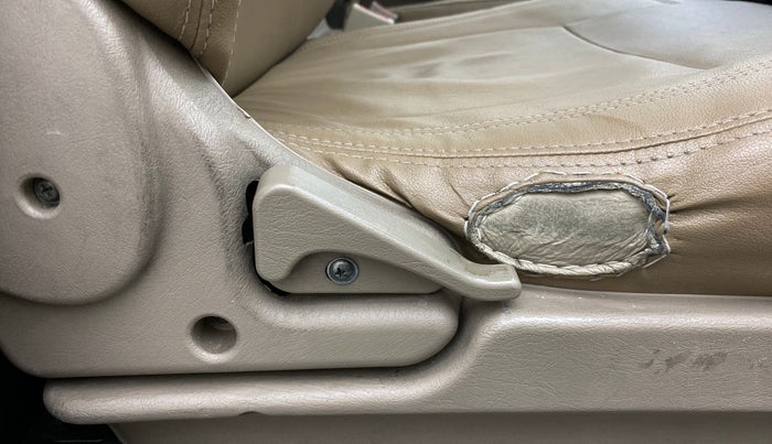 2014 Mahindra Scorpio VLX AIRBAG AT BS IV, Diesel, Automatic, 43,538 km, Driver Side Adjustment Panel
