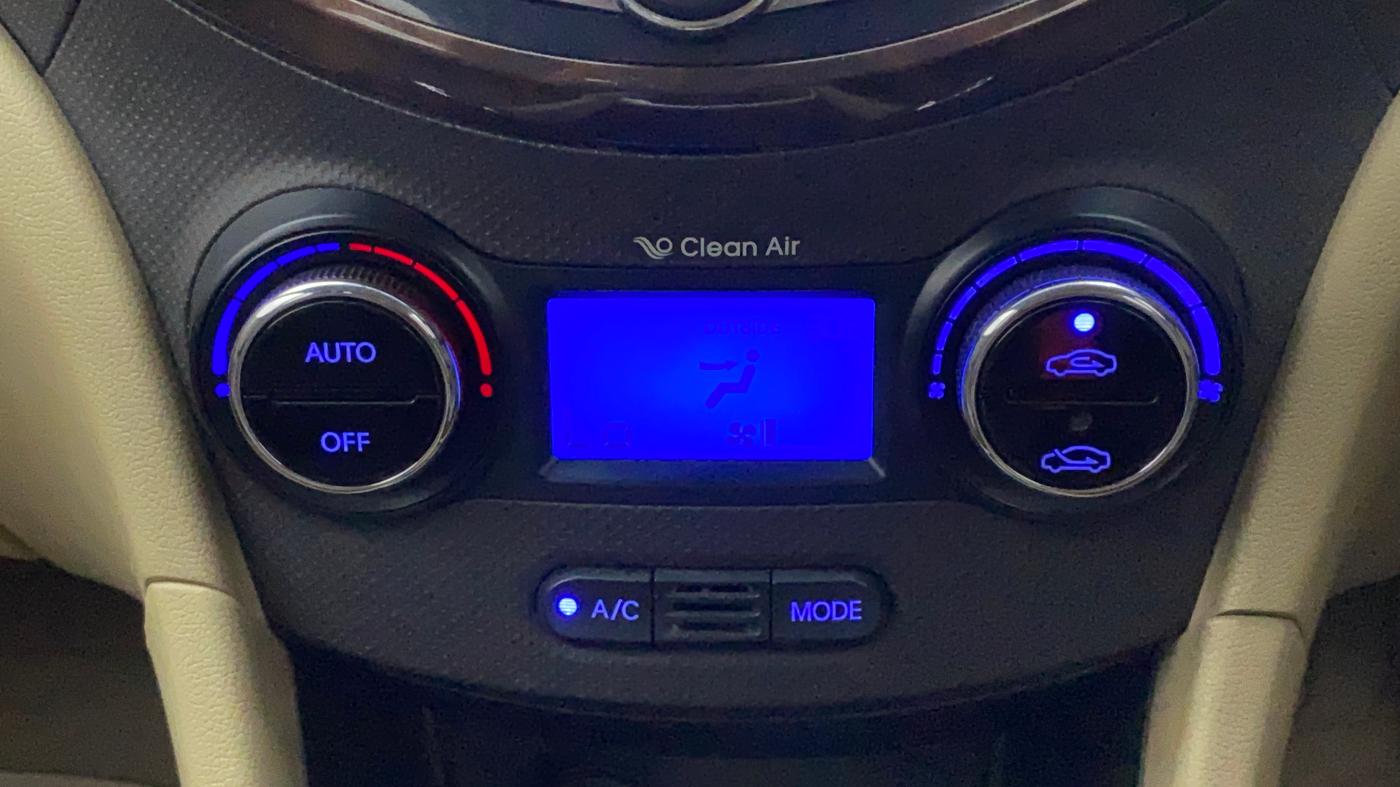 2014 Hyundai Verna FLUIDIC 1.6 CRDI SX AT, Diesel, Automatic, 70,416 km, Automatic Climate Control
