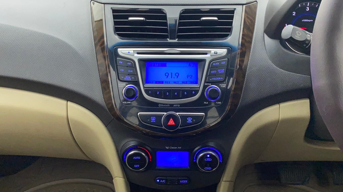 2014 Hyundai Verna FLUIDIC 1.6 CRDI SX AT, Diesel, Automatic, 70,416 km, Air Conditioner