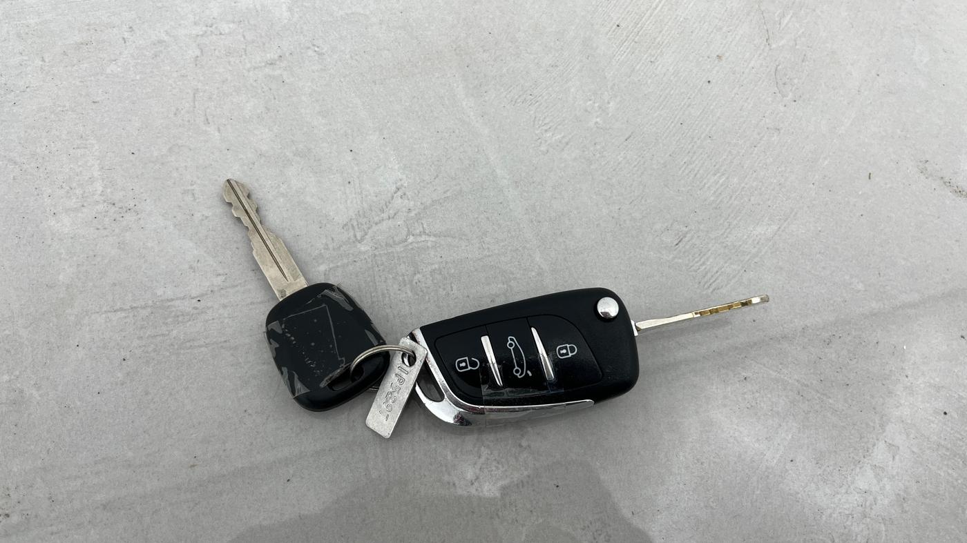 2016 Maruti Celerio ZXI AMT, Petrol, Automatic, 28,372 km, Key Close Up