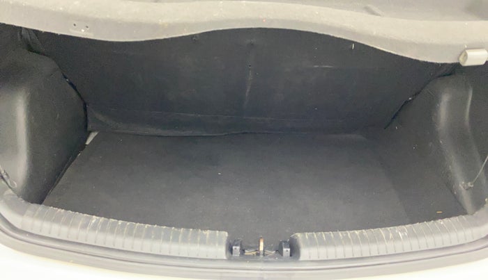 2017 Hyundai Grand i10 SPORTZ (O) 1.2 KAPPA VTVT, Petrol, Manual, 69,512 km, Boot Inside