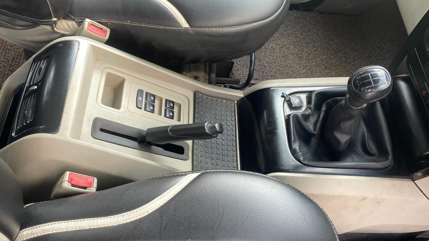 2018 Mahindra Scorpio S3, Diesel, Manual, 55,855 km, Gear Lever