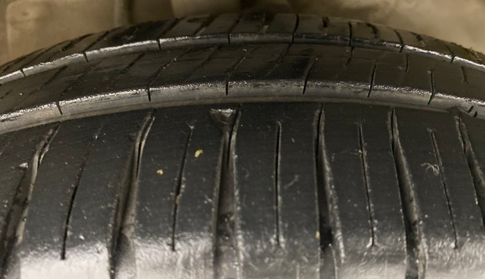 2012 Maruti Ritz VDI, Diesel, Manual, 93,911 km, Right Front Tyre Tread
