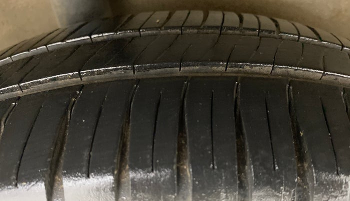 2012 Maruti Ritz VDI, Diesel, Manual, 93,911 km, Right Rear Tyre Tread