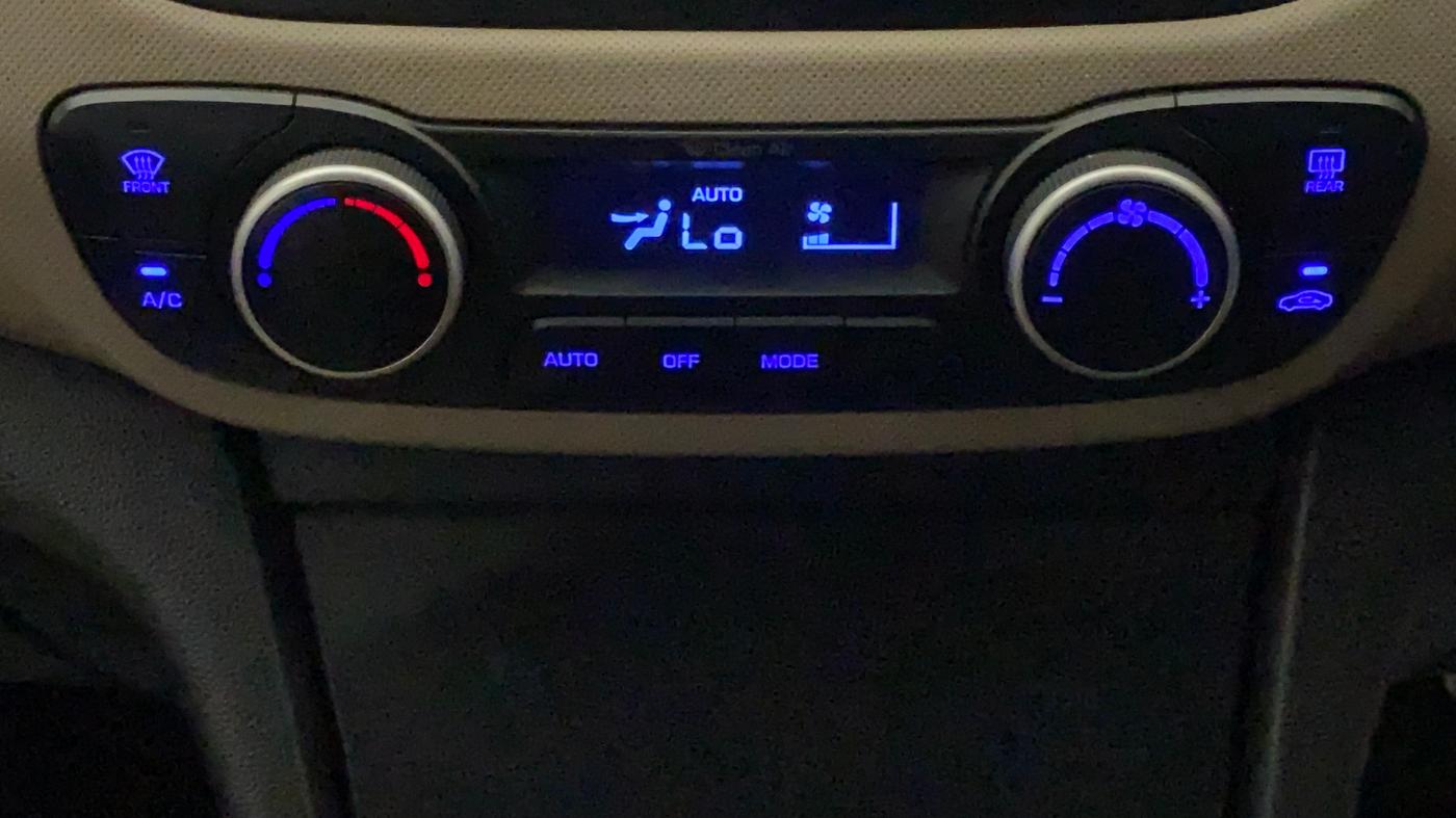 2014 Hyundai Xcent SX 1.2 (O), Petrol, Manual, 51,116 km, Automatic Climate Control