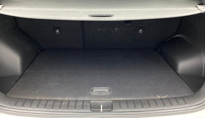 2017 Hyundai Tucson 2WD AT GLS DIESEL, Diesel, Automatic, 65,387 km, Boot Inside