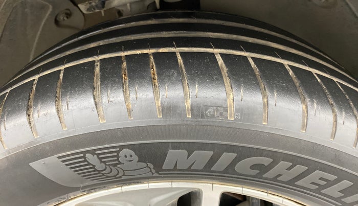 2017 Hyundai Tucson 2WD AT GLS DIESEL, Diesel, Automatic, 65,387 km, Right Front Tyre Tread