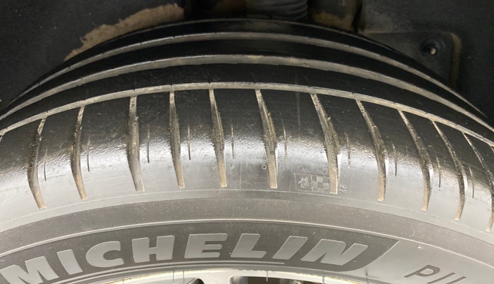 2017 Hyundai Tucson 2WD AT GLS DIESEL, Diesel, Automatic, 65,387 km, Left Rear Tyre Tread