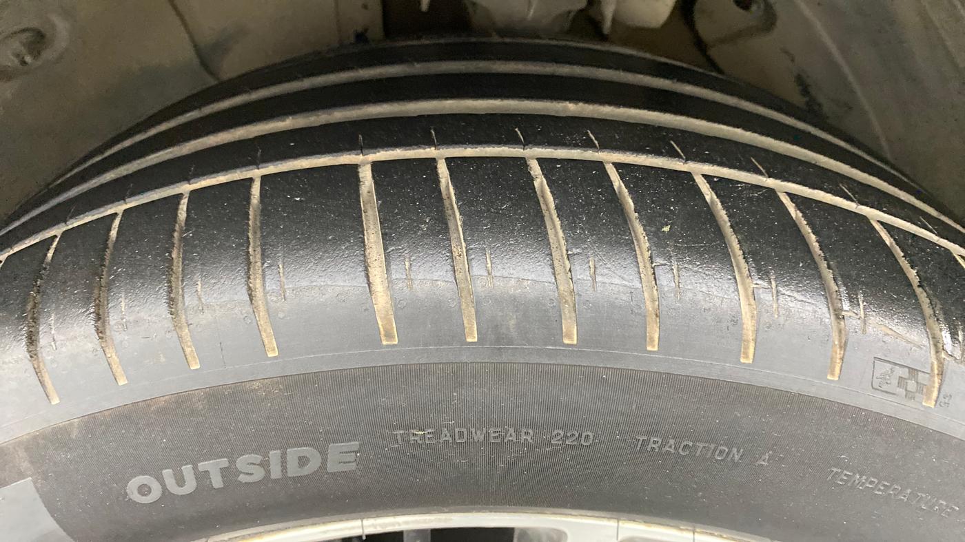 2017 Hyundai Tucson 2WD AT GLS DIESEL, Diesel, Automatic, 65,387 km, Left Front Tyre Tread