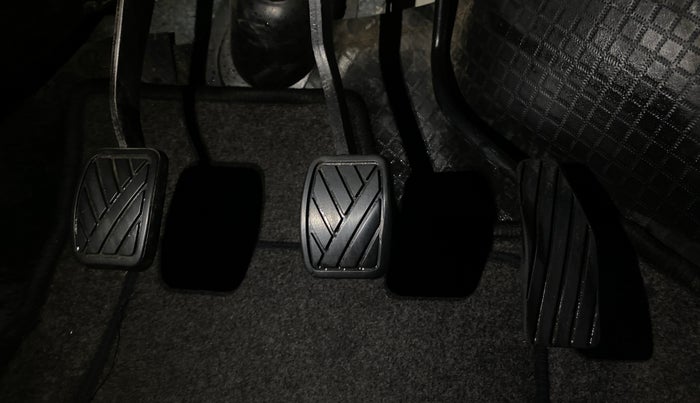 2018 Maruti Wagon R 1.0 LXI CNG, CNG, Manual, 82,951 km, Pedals