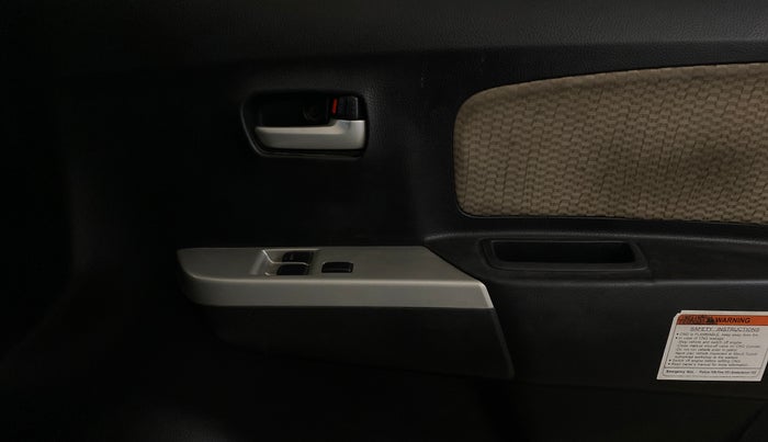 2018 Maruti Wagon R 1.0 LXI CNG, CNG, Manual, 82,951 km, Driver Side Door Panels Control