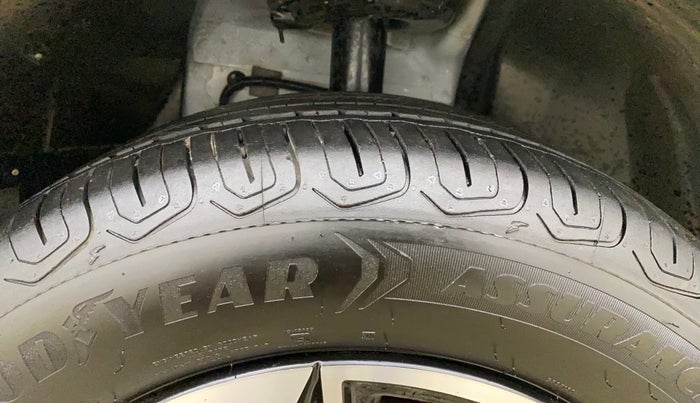 2025 Tata NEXON FEARLESS + SUNROOF DUAL TONE 1.2 PETROL, Petrol, Manual, 16,126 km, Right Front Tyre Tread