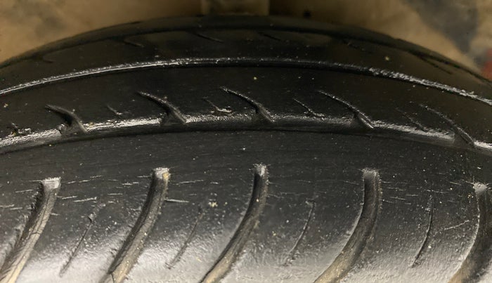 2010 Hyundai Santro Xing GLS, Petrol, Manual, 43,589 km, Right Front Tyre Tread
