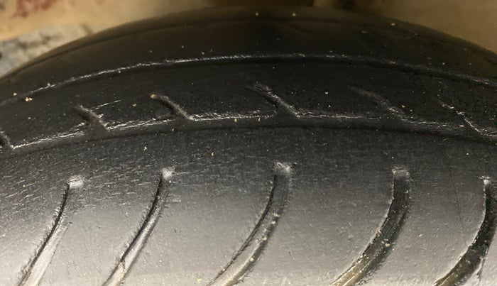 2010 Hyundai Santro Xing GLS, Petrol, Manual, 43,589 km, Left Front Tyre Tread