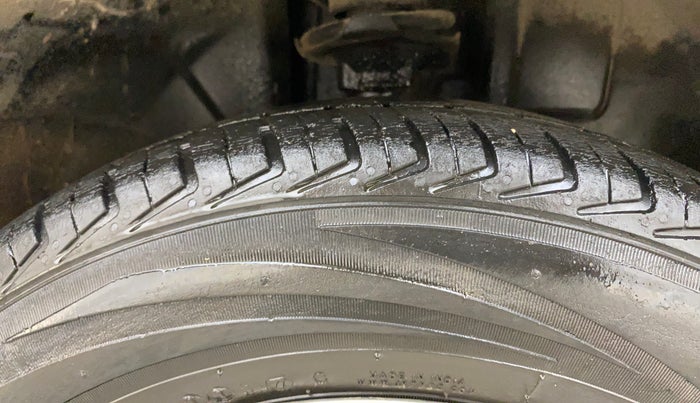 2017 Renault Kwid CLIMBER 1.0 AMT, Petrol, Automatic, 60,439 km, Right Front Tyre Tread