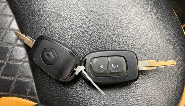 2017 Renault Kwid CLIMBER 1.0 AMT, Petrol, Automatic, 60,439 km, Key Close Up