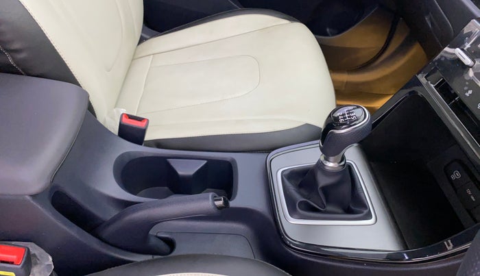 2025 Hyundai ALCAZAR Executive 7 STR 1.5 Turbo GDi Petrol MT, Petrol, Manual, 4,012 km, Gear Lever