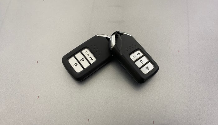 2020 Honda Amaze 1.2L I-VTEC VX CVT, Petrol, Automatic, 33,407 km, Key Close Up