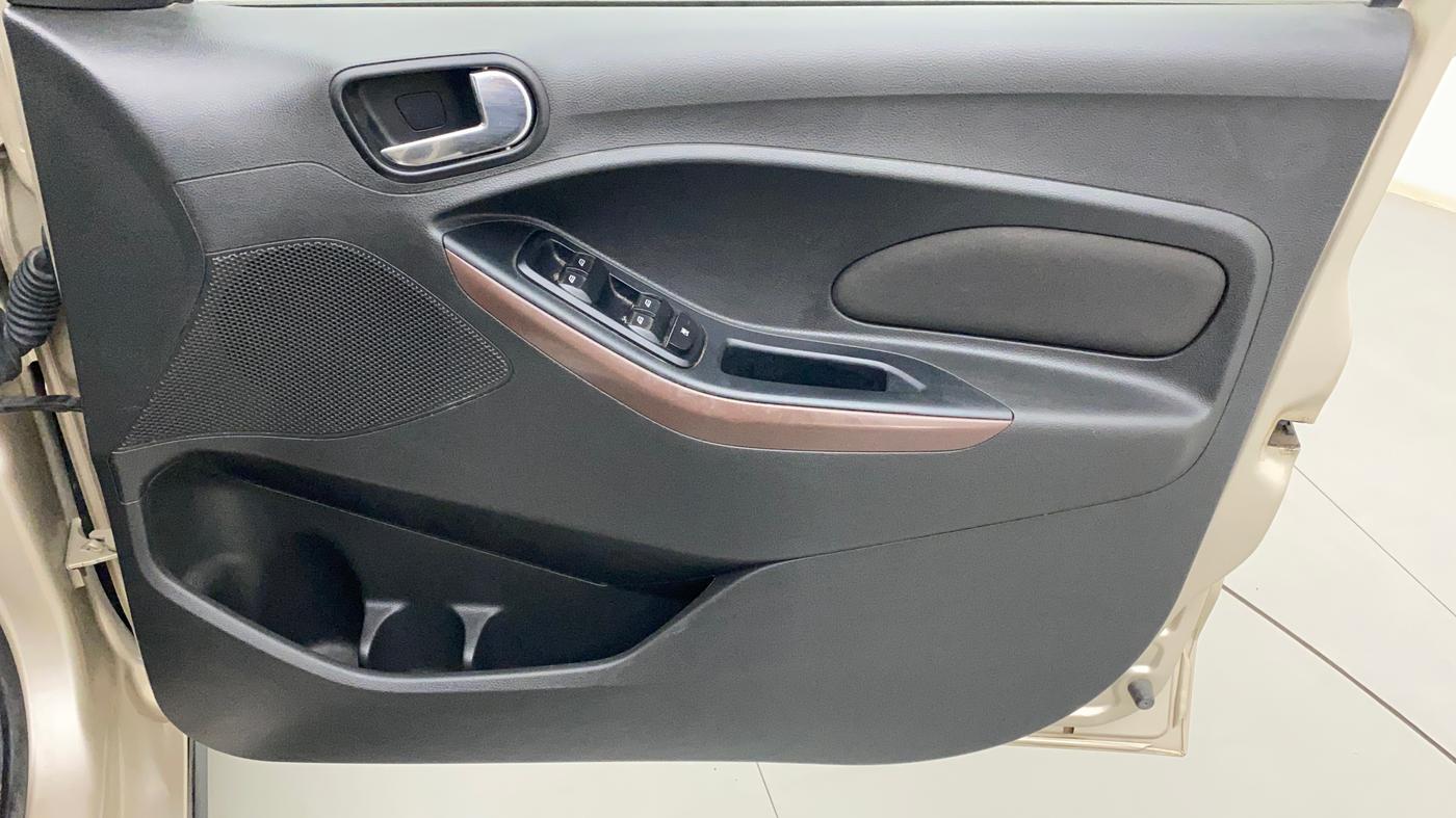 2018 Ford FREESTYLE TITANIUM PLUS 1.5 DIESEL, Diesel, Manual, 63,517 km, Driver Side Door Panels Control