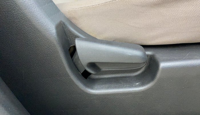 2015 Maruti Wagon R 1.0 VXI, Petrol, Manual, 1,32,558 km, Driver Side Adjustment Panel