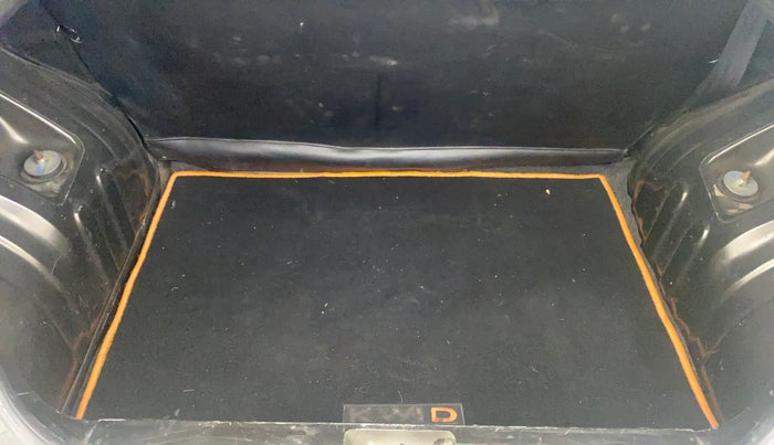 2017 Renault Kwid RXT 0.8, Petrol, Manual, 33,468 km, Boot Inside