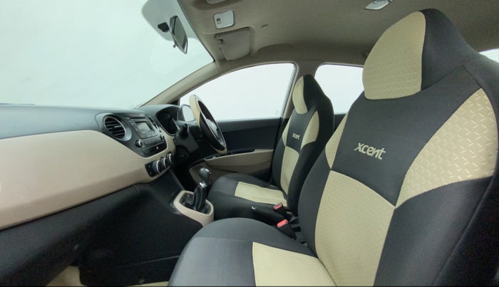 2015 Hyundai Xcent S 1.2, Petrol, Manual, 55,974 km, Right Side Front Door Cabin
