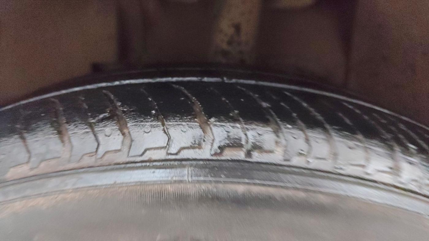 2018 Tata NEXON XM PETROL, Petrol, Manual, 1,02,378 km, Left Front Tyre Tread