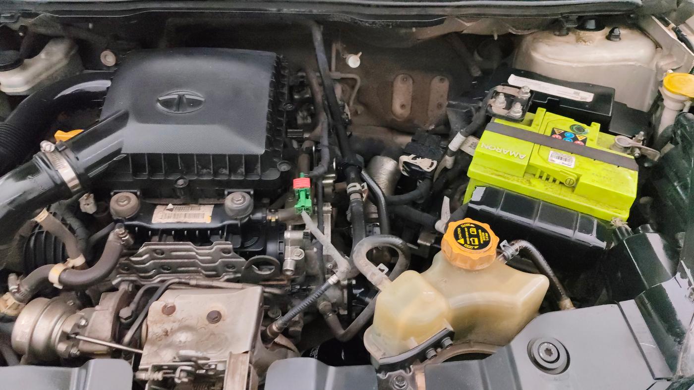 2018 Tata NEXON XM PETROL, Petrol, Manual, 1,02,378 km, Engine View - Left