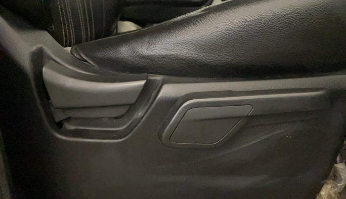 2020 Mahindra Scorpio S9, Diesel, Manual, 1,40,132 km, Driver Side Adjustment Panel