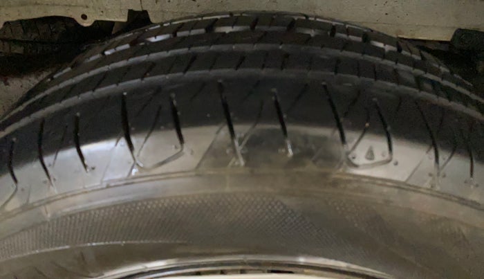 2020 Mahindra Scorpio S9, Diesel, Manual, 1,40,132 km, Right Rear Tyre Tread