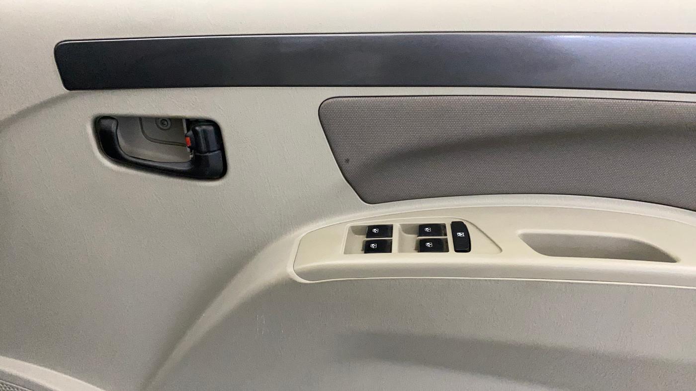 2020 Mahindra Scorpio S9, Diesel, Manual, 1,40,132 km, Driver Side Door Panels Control