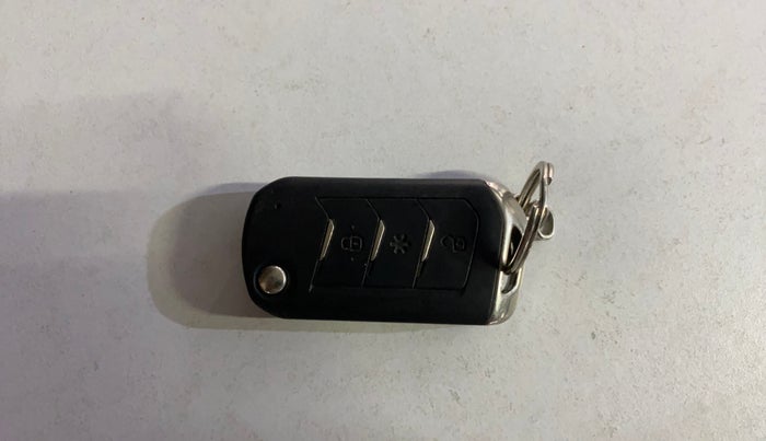 2020 Mahindra Scorpio S9, Diesel, Manual, 1,40,132 km, Key Close Up