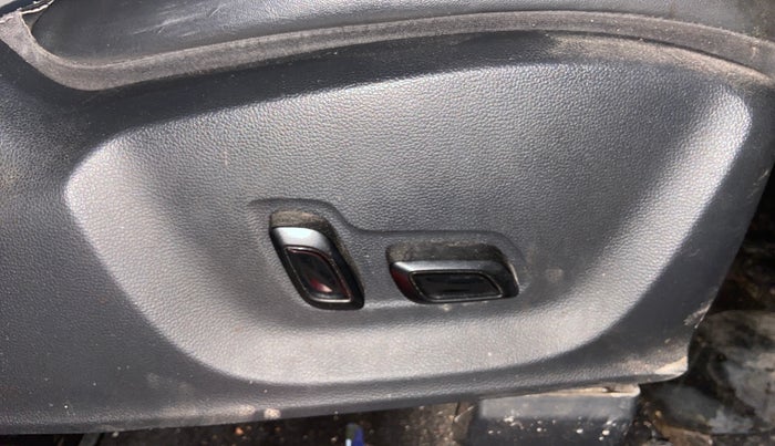 2022 MG ASTOR SHARP 1.5 CVT, Petrol, Automatic, 65,670 km, Driver Side Adjustment Panel